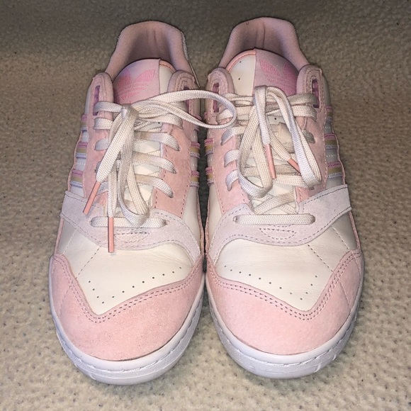 Adidas A.R.Trainers - Picture 3 of 9